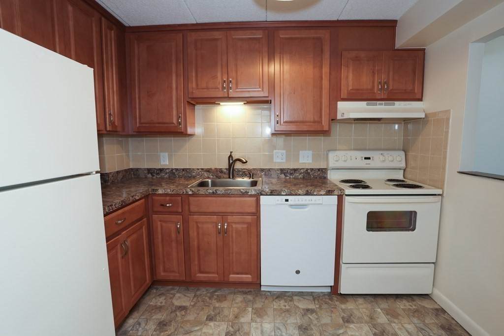 44 Concord Ave - Photo 1