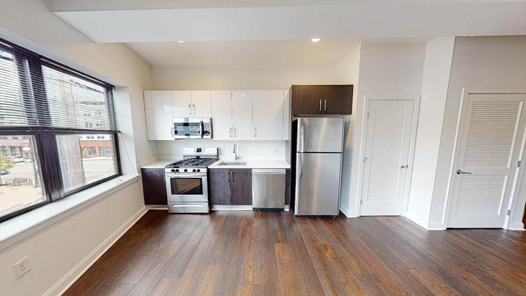 61 Washington - Photo 1