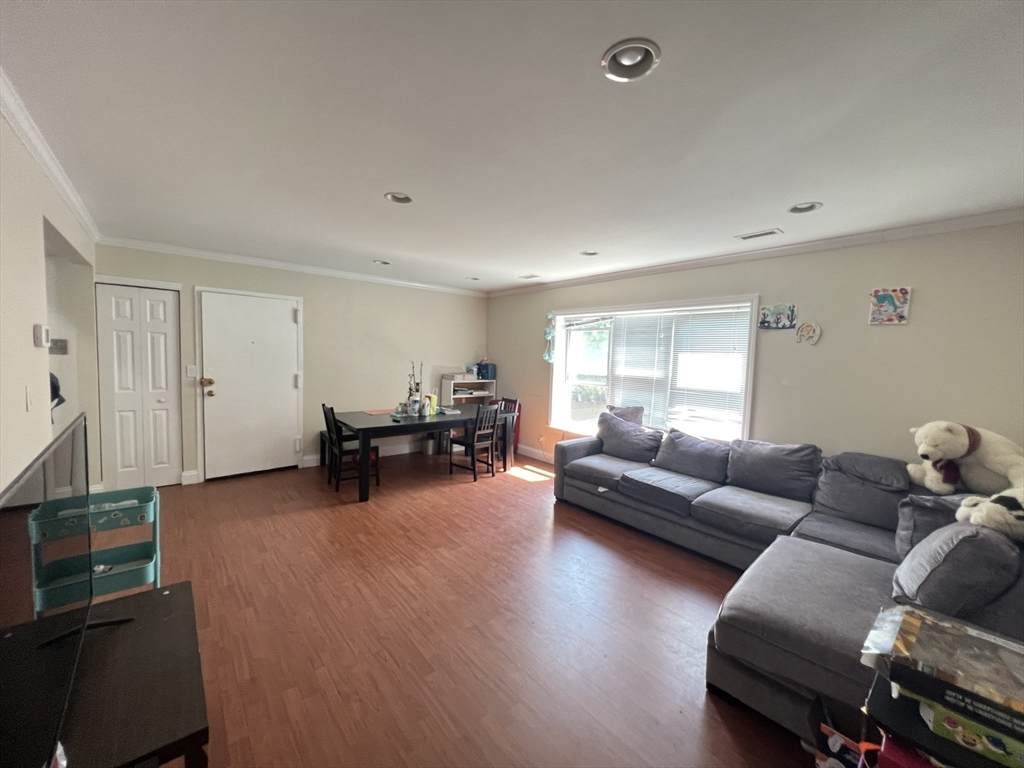 164 Newton St - Photo 1