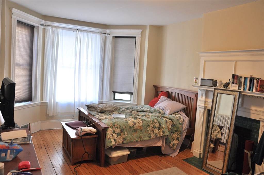 30 Glenville Ave - Photo 1