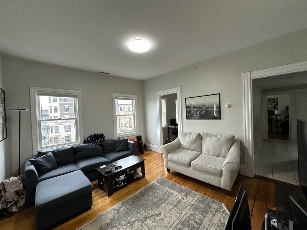 602 Dorchester Ave - Photo 1