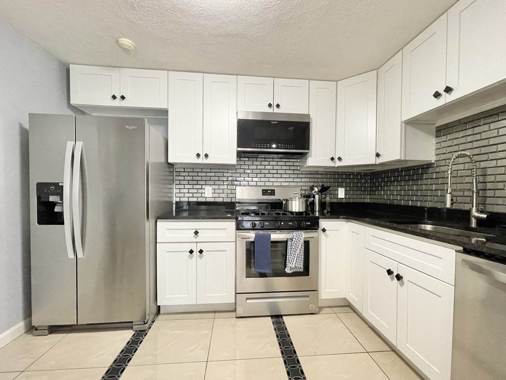 10 Kenmar Dr - Photo 1