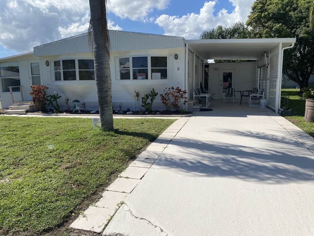 9 Se Valencia Lane - Photo 1