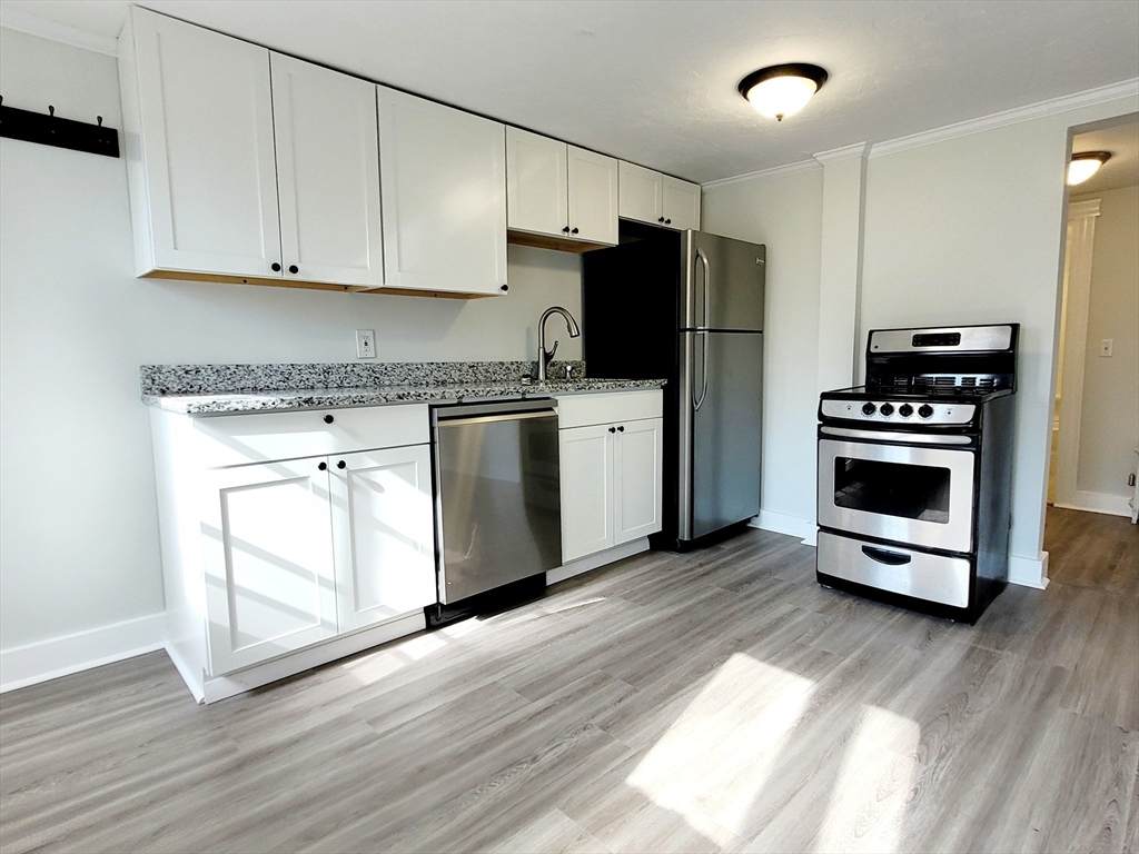 https://bt-photos.global.ssl.fastly.net/mlspin/orig_boomver_1_73513836_2.jpg