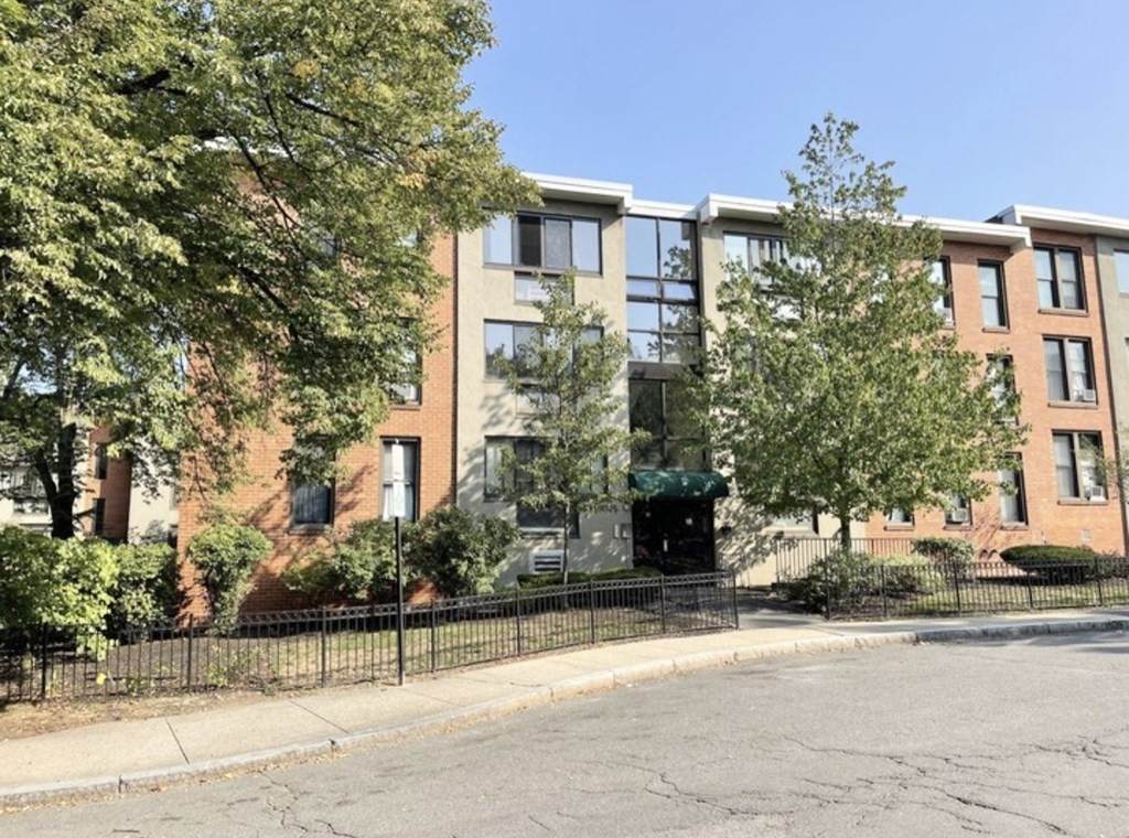 8 Juniper St - Photo 1