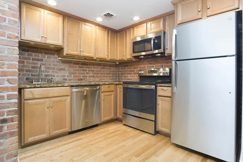95 Gainsborough St - Photo 1