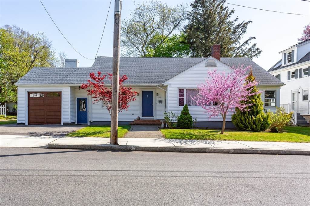 277 Valentine St - Photo 1