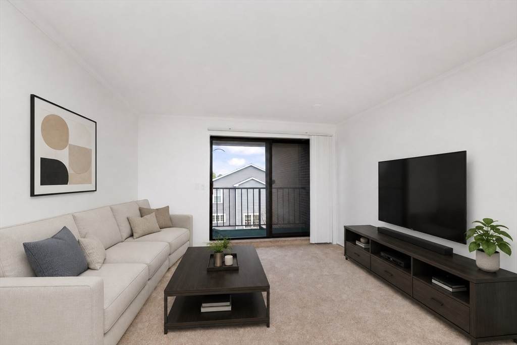 685 Main St - Photo 1