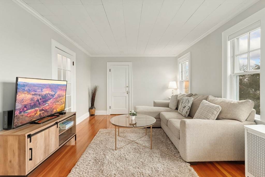 54 Edgecliff Rd - Photo 1