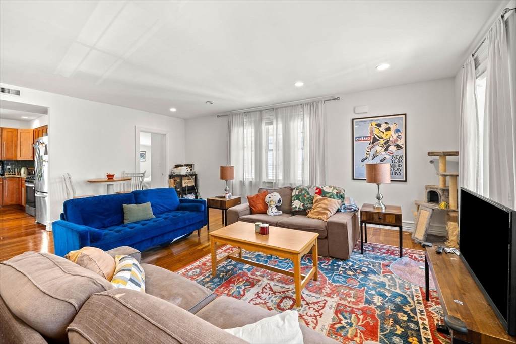 47 Julian St - Photo 1
