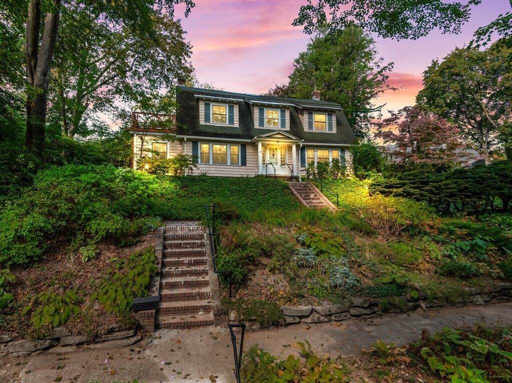 8 Montvale - Photo 1