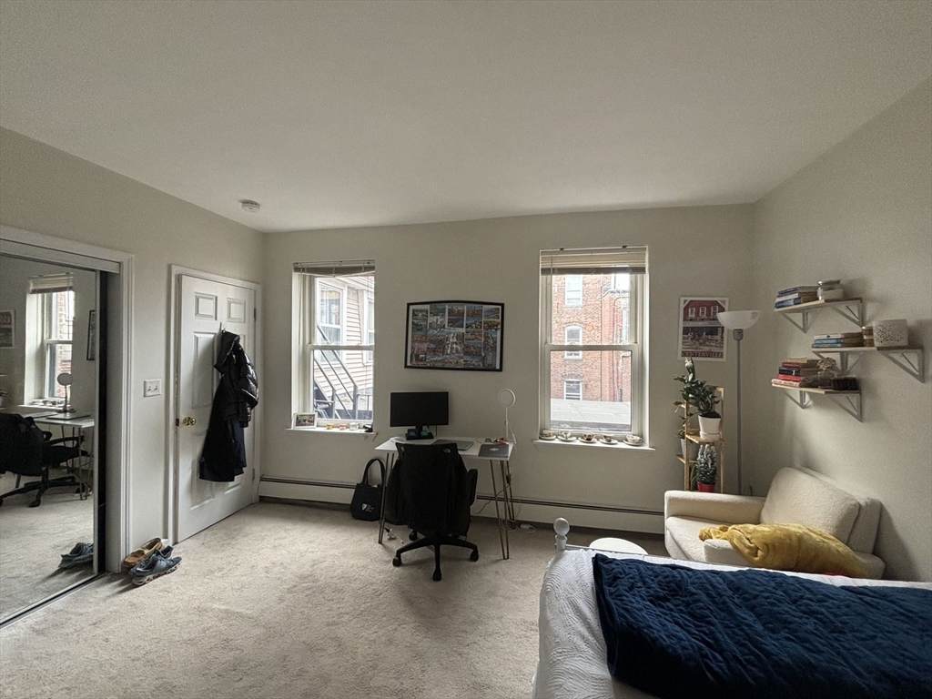 172 Salem St - Photo 1