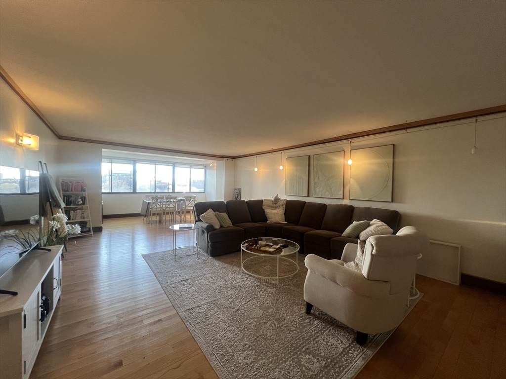 8 Whittier Place - Photo 1
