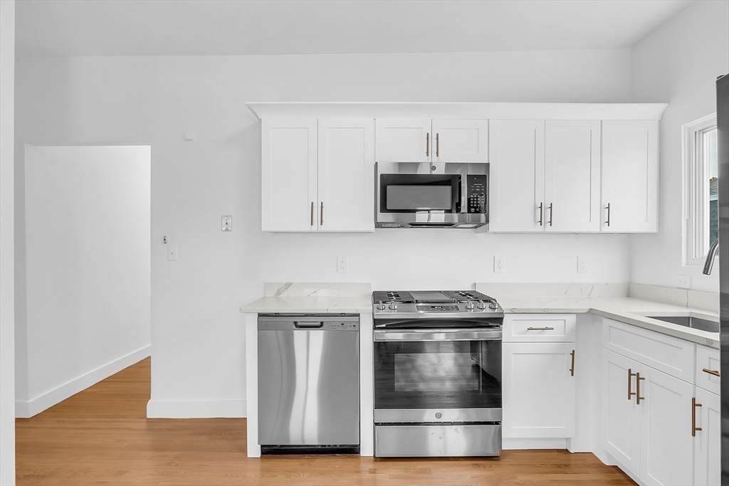 52 Bonair Street - Photo 1