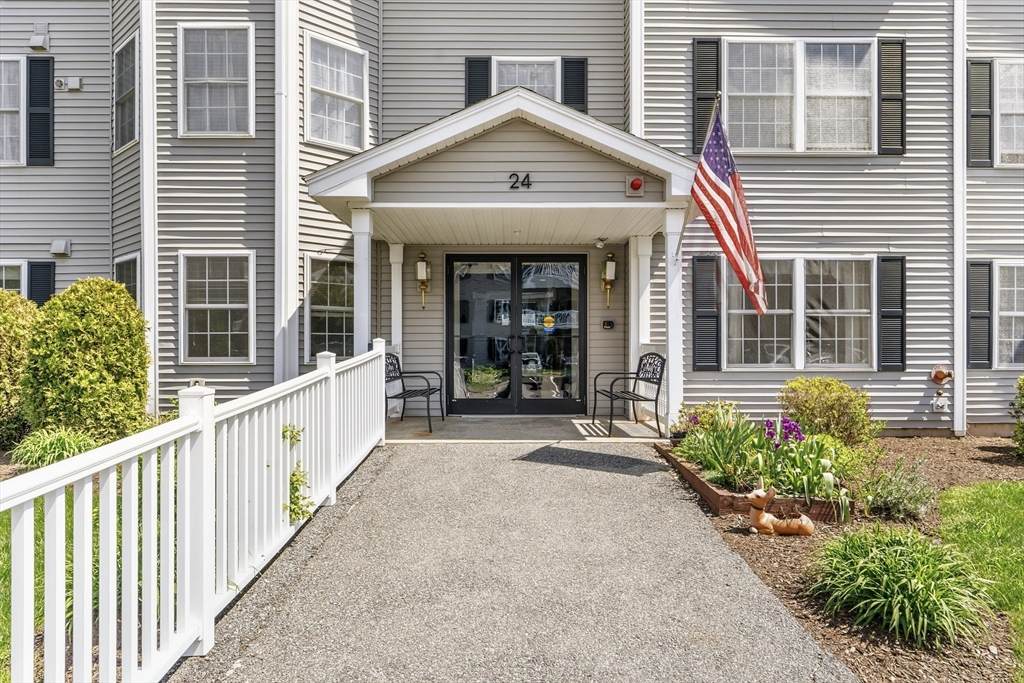 24 Greenleaves Dr - Photo 1