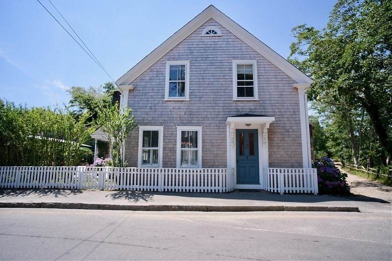 82 Center - Photo 1