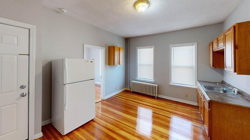 52 Sumner Street - Photo 1