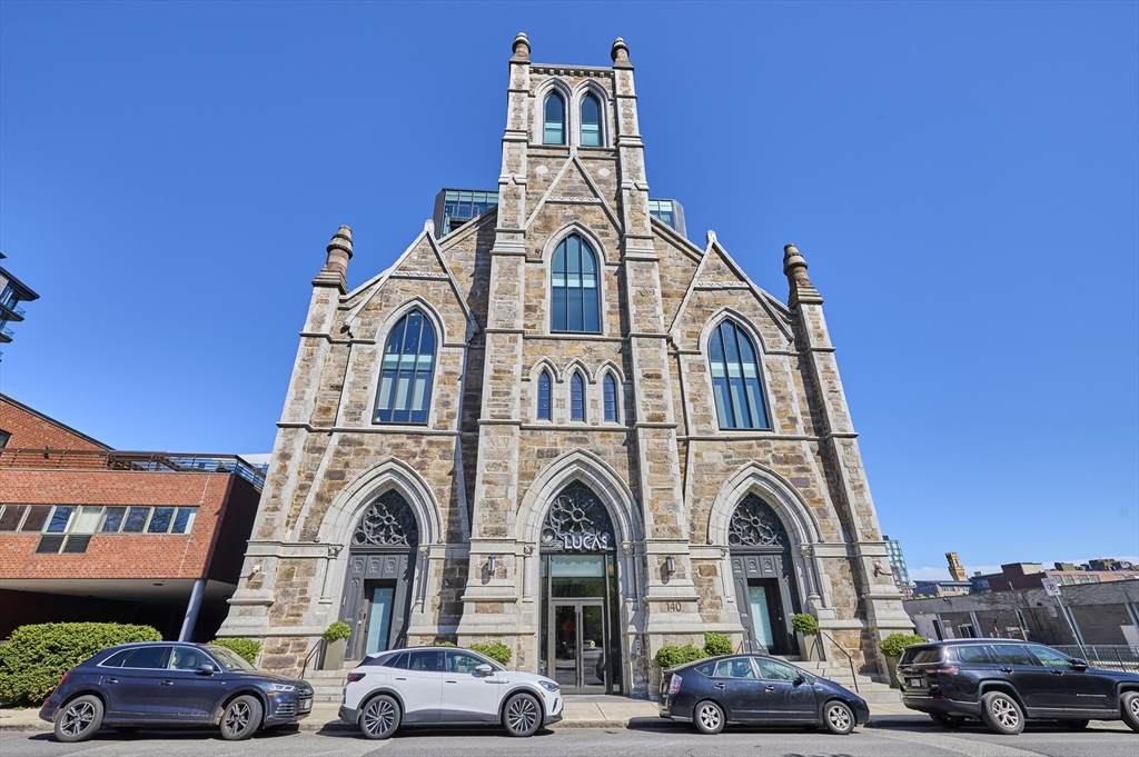 140 Shawmut Ave - Photo 1
