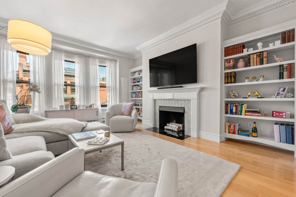 333 Commonwealth Ave - Photo 1