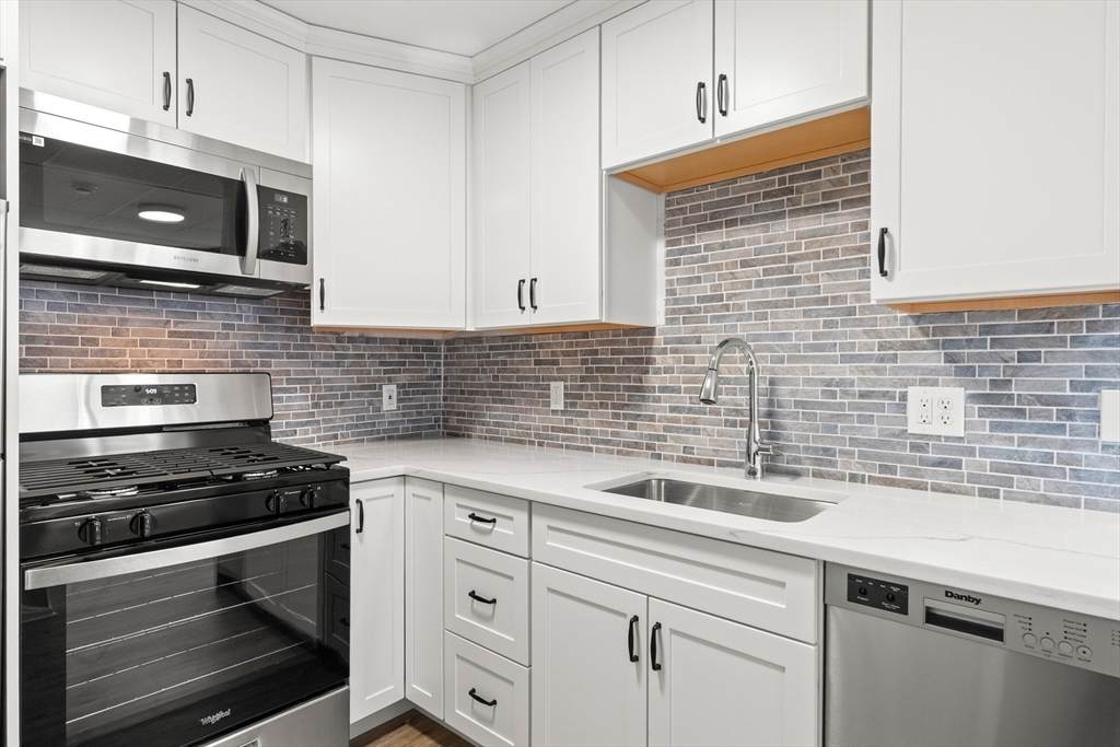 141 Prospect St - Photo 1