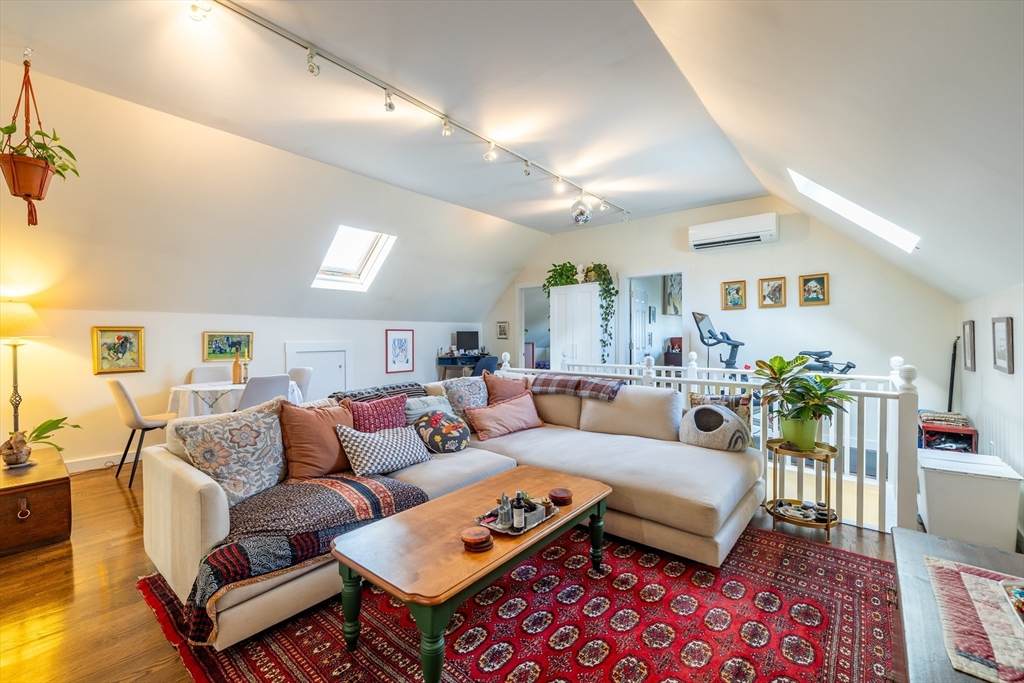137 North St - Photo 1