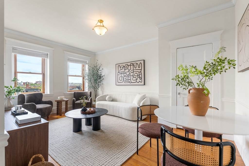 8 Garrison St - Photo 1