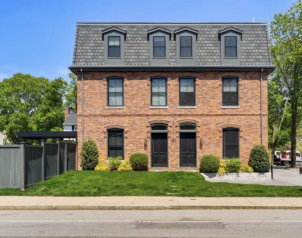 165 River St - Photo 1