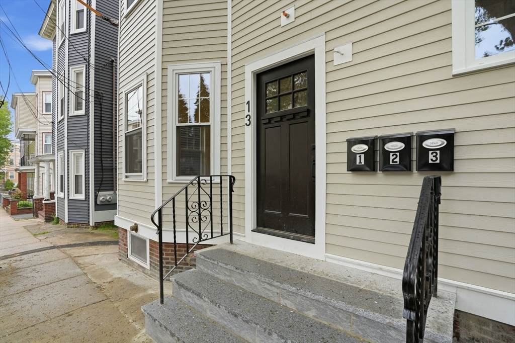 13 Langmaid Ave - Photo 1