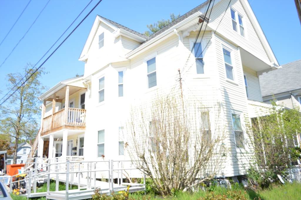 85 Richards Ave - Photo 1