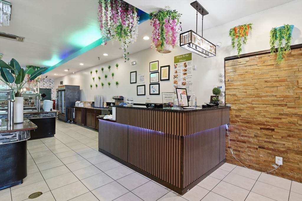 https://bt-photos.global.ssl.fastly.net/mlspin/orig_boomver_1_73520152_2.jpg