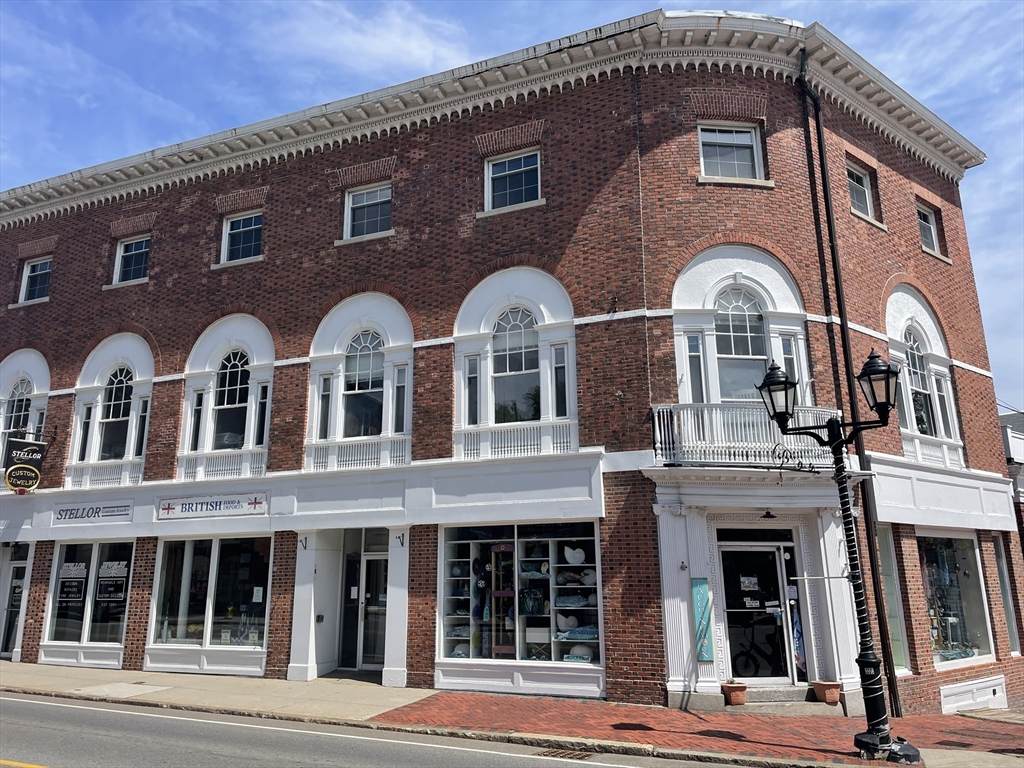 1 Court Street - Photo 1