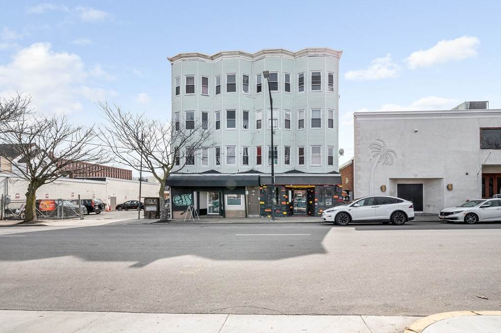 50 1/2 Common St - Photo 1