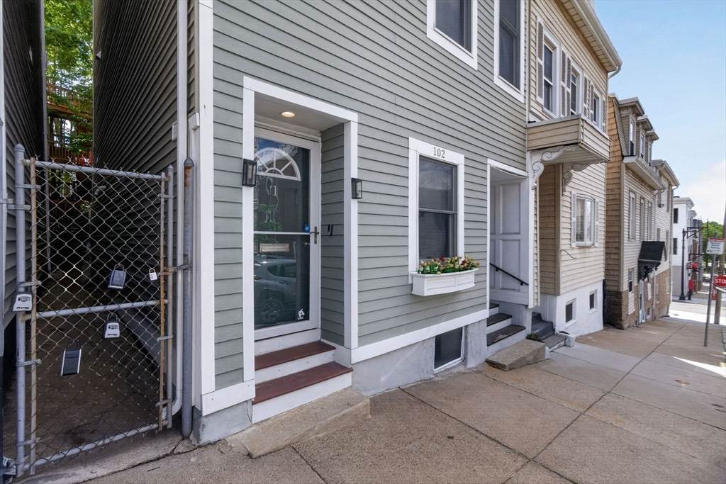 102 Old Harbor Street - Photo 1