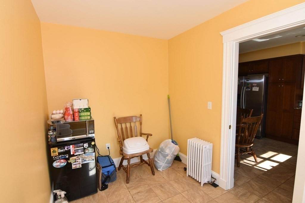 https://bt-photos.global.ssl.fastly.net/mlspin/orig_boomver_1_73521387_2.jpg