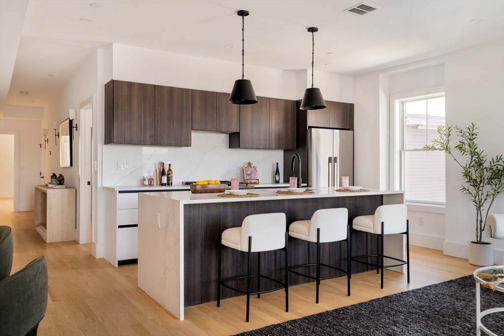 30-32 Condor St - Photo 1