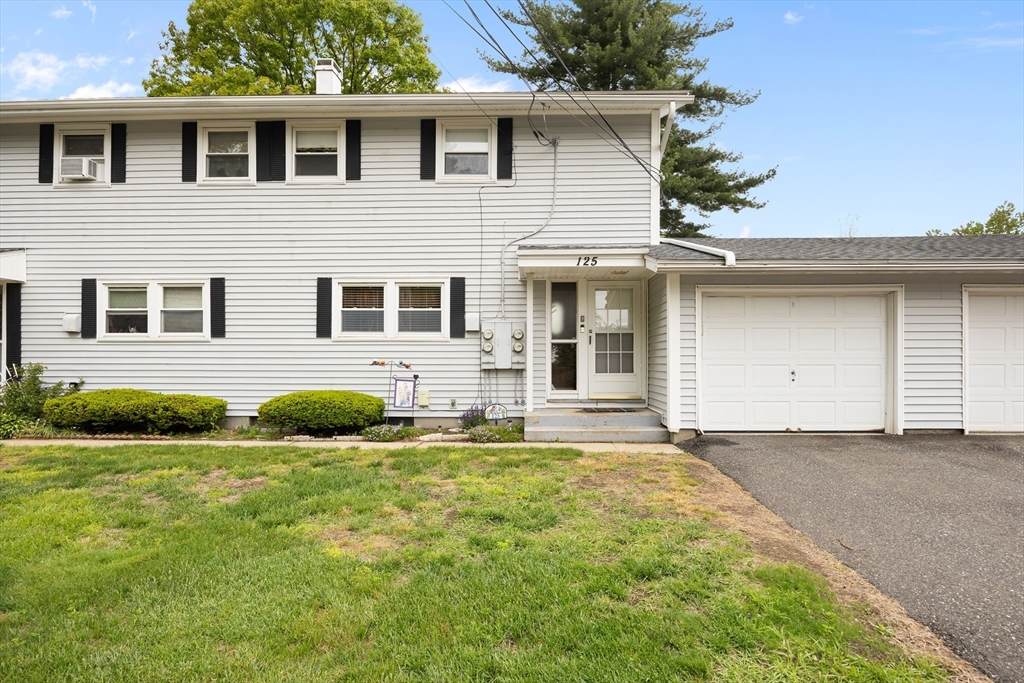 125 Lynwood Drive - Photo 1