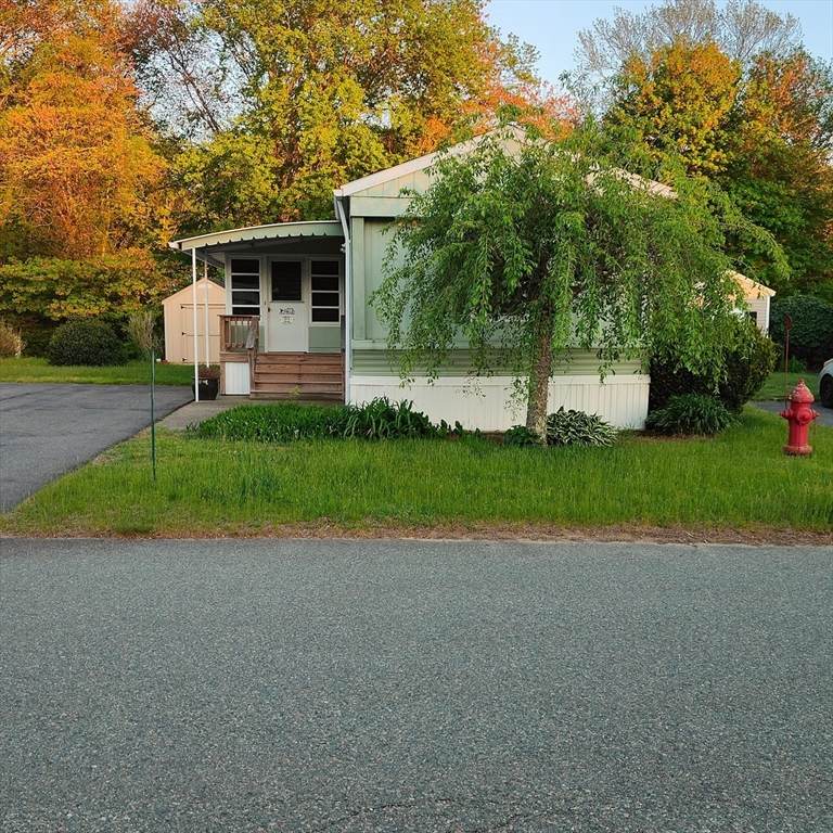 22 Thayer Dr - Photo 1