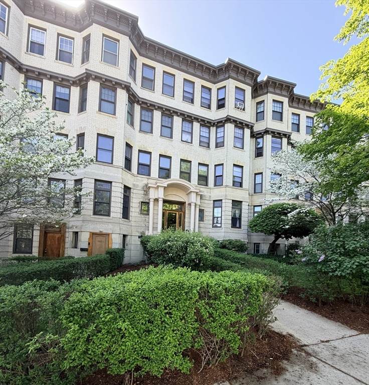 5 Braemore Rd - Photo 1