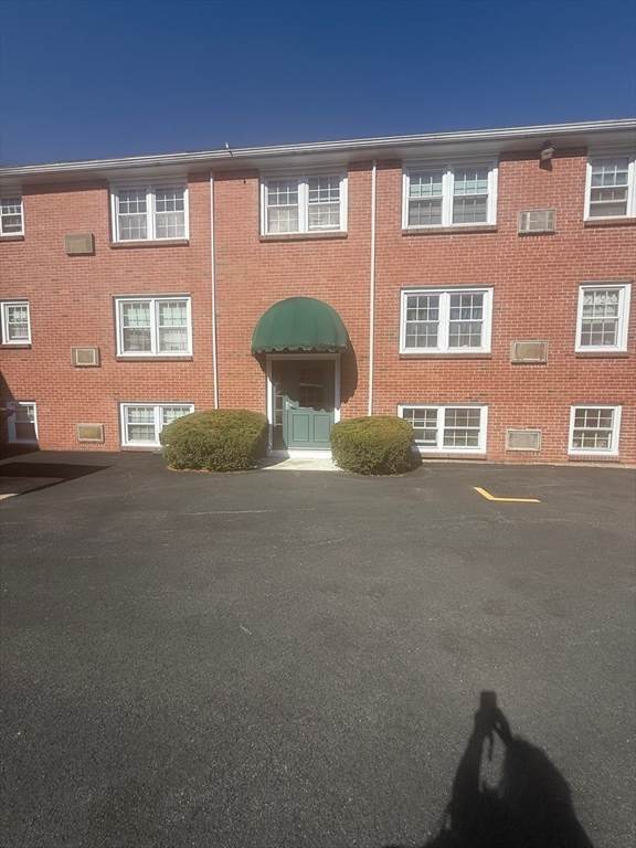 210 Hillside - Photo 1