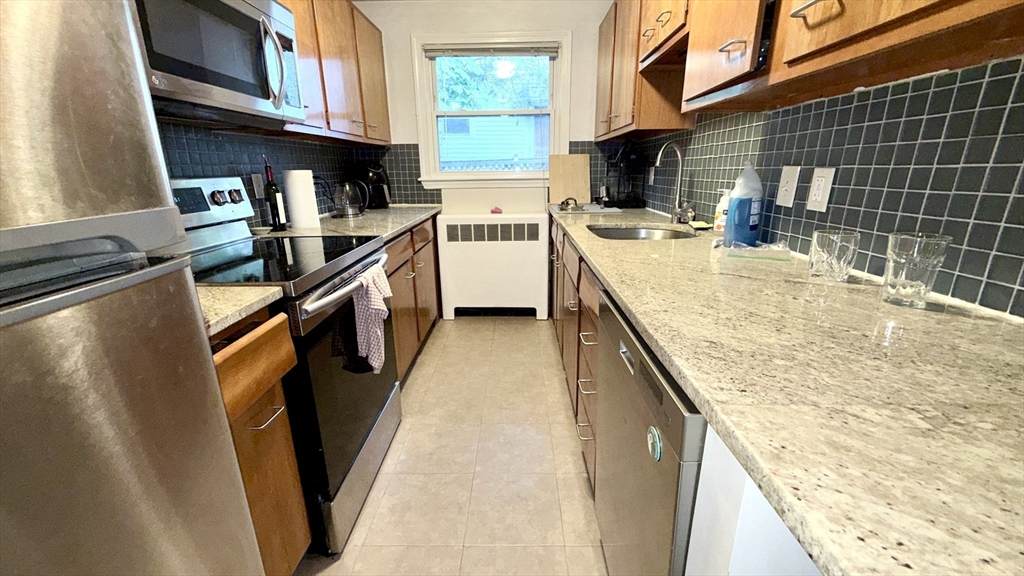 8 Kenwood St - Photo 1
