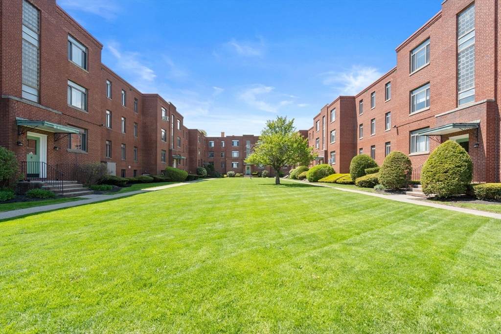 10 Ashland St - Photo 1