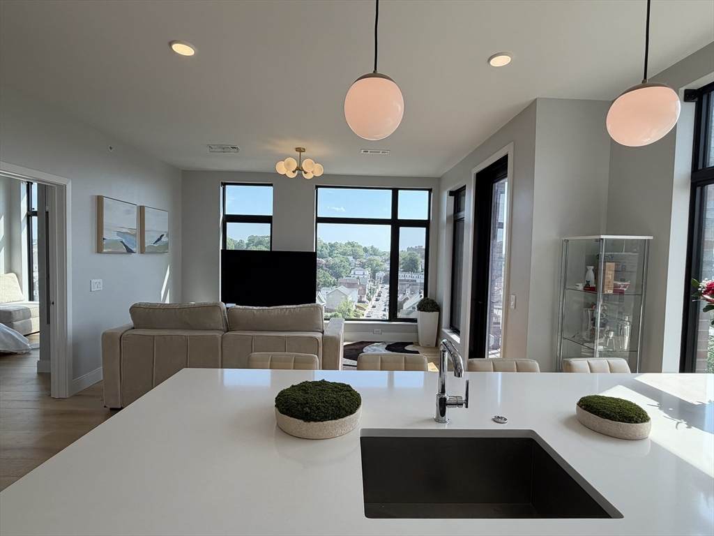https://bt-photos.global.ssl.fastly.net/mlspin/orig_boomver_2_73522657_2.jpg