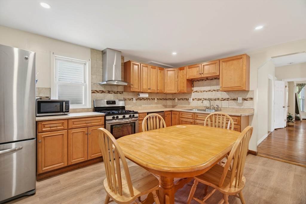 16 Florence Street - Photo 1