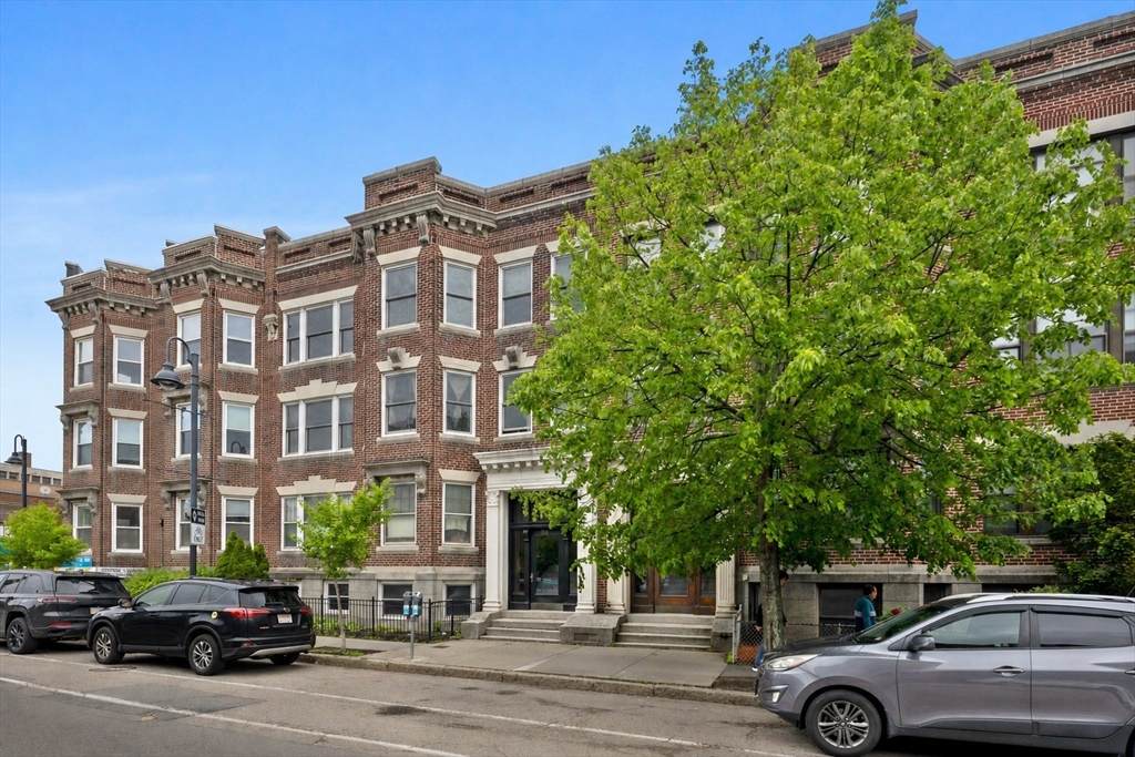 181 Harvard St - Photo 1