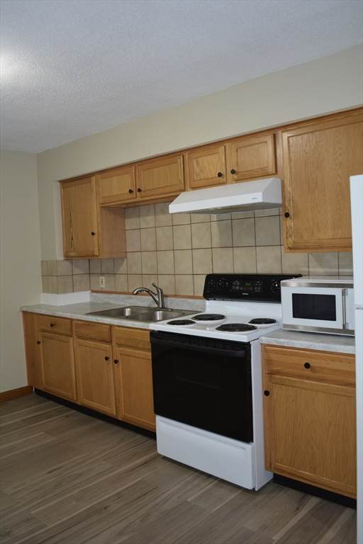 https://bt-photos.global.ssl.fastly.net/mlspin/orig_boomver_1_73522893_2.jpg