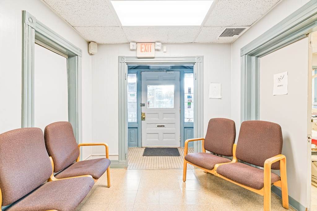 166 Columbia Rd - Photo 1
