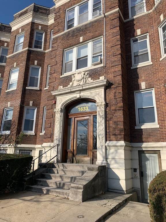 1633 Commonwealth Ave - Photo 1