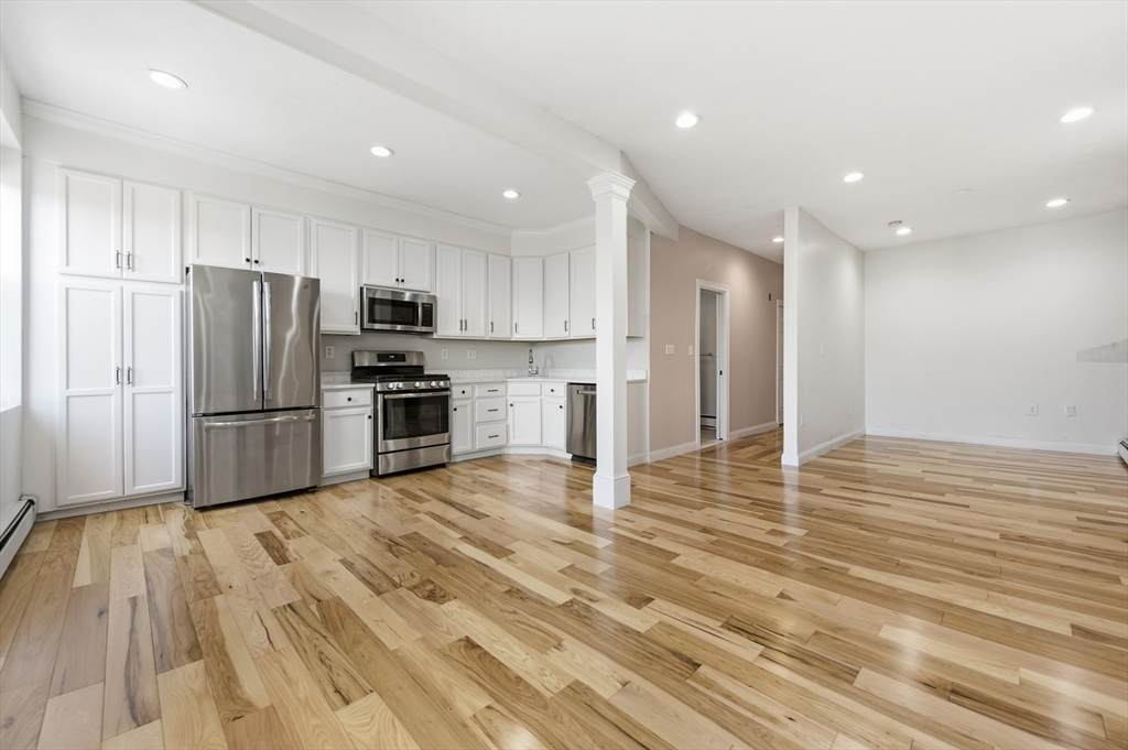 54 Beacon St - Photo 1