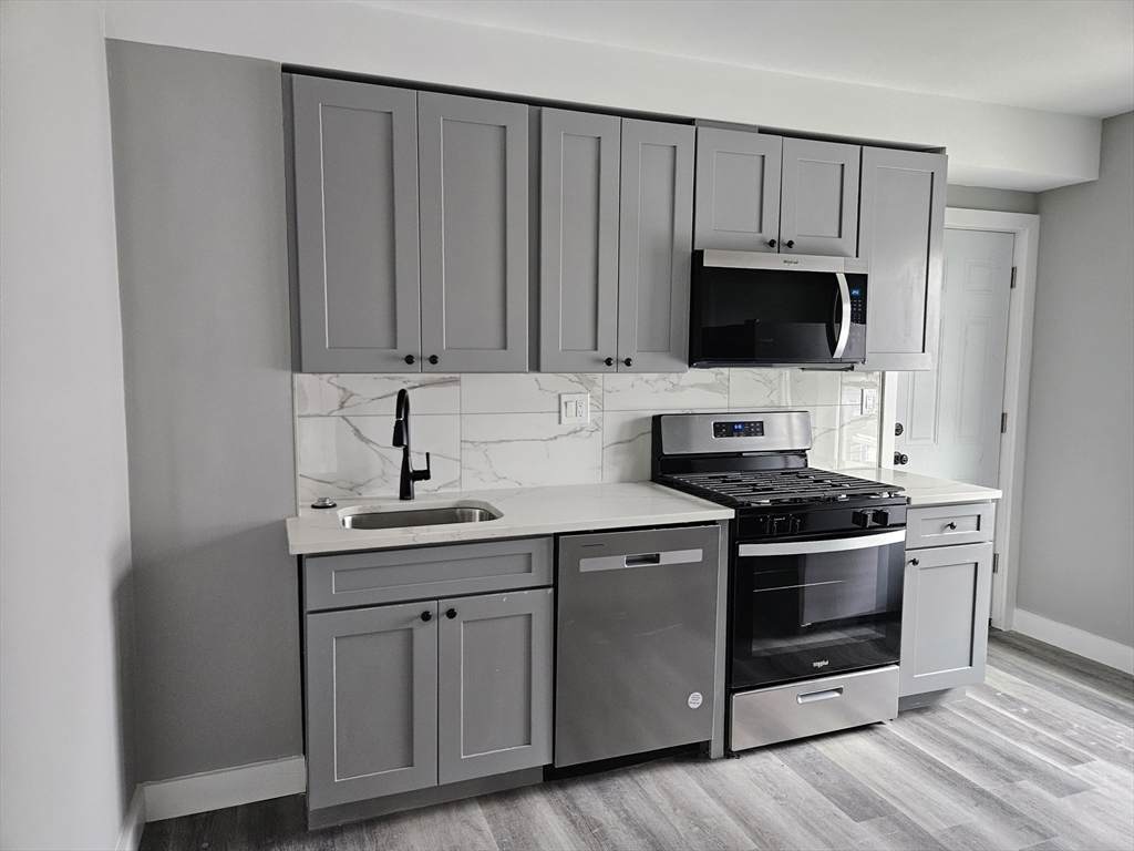 32 Irving St - Photo 1
