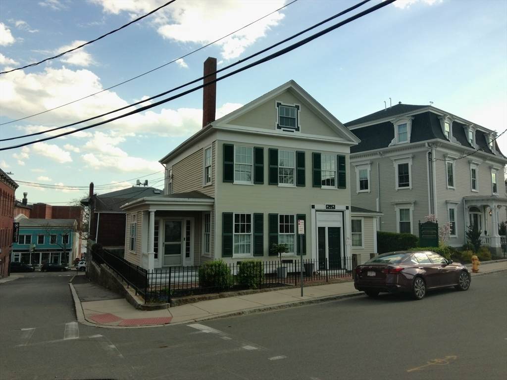 63 Middle - Photo 1